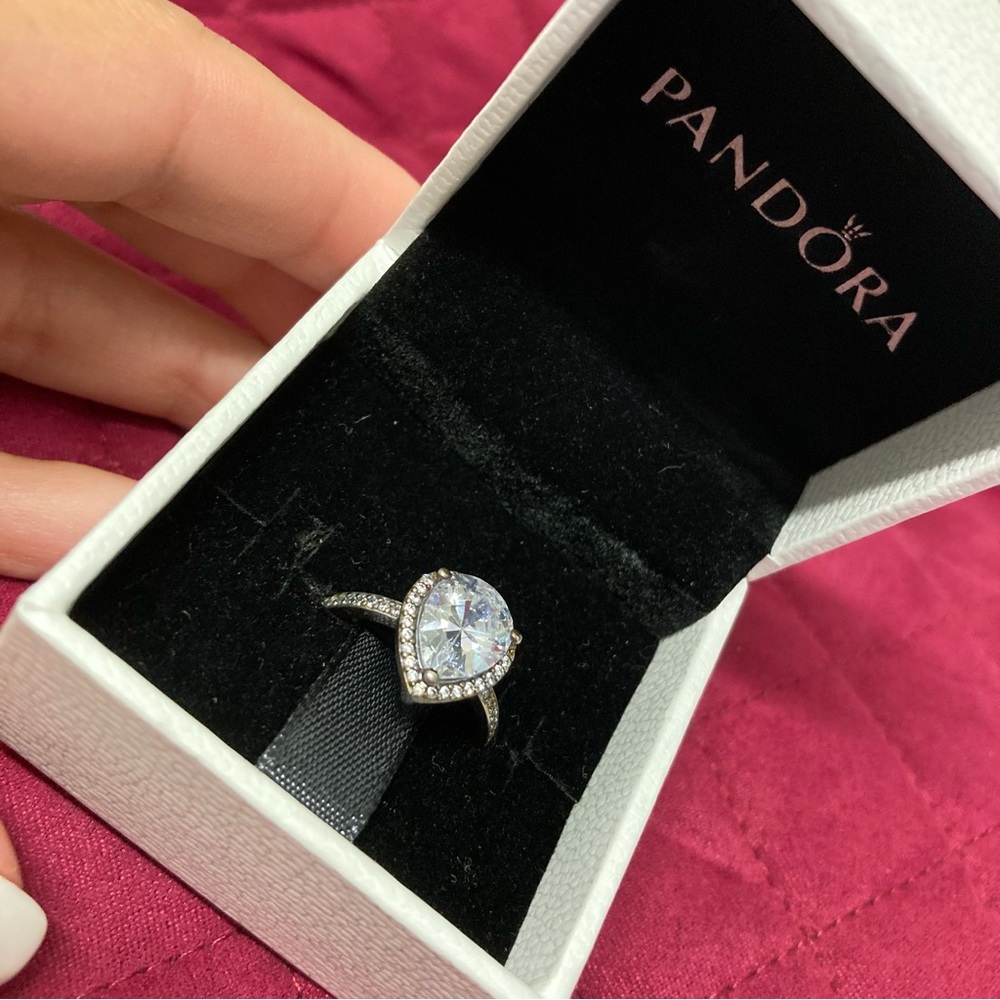 Sparkling Teardrop Size 8 Pandora